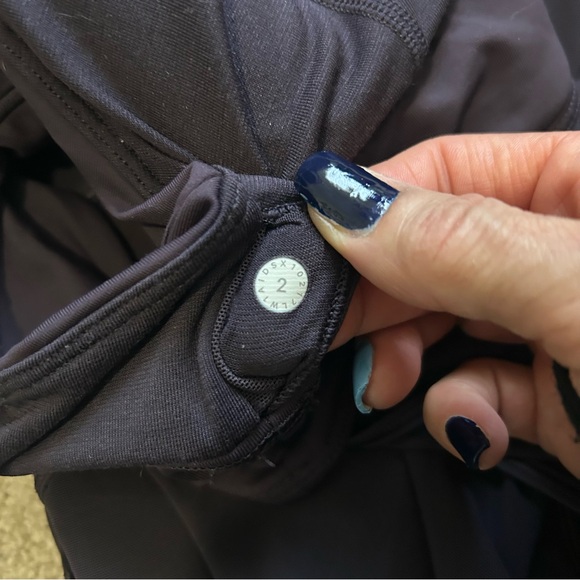 Women's Lululemon Plum Tank Top with Built-in Sports Bra Size 2 - Picture 8 of 8